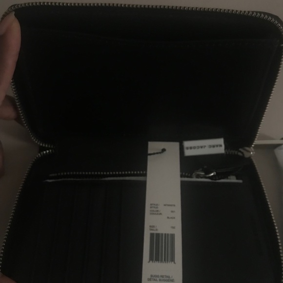 Marc Jacobs Leather Zip Wallet - Picture 5 of 7